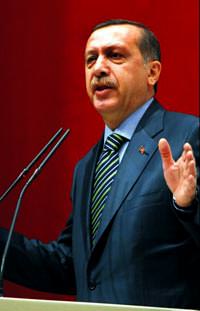 'Tuncelili, Naz�miyeli bir ileri iki geri yap�yor'