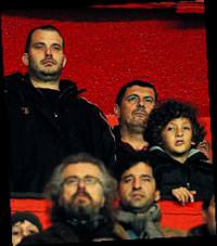 Trib�nden �ardan'a pankartl� destek
