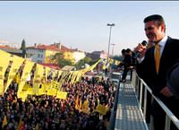 Sar�g�l, �n�n� ve �zal'� �nder yapt�