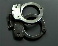 Polise yakalan�nca delili yedi