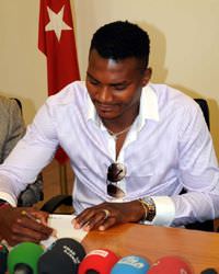 Galatasaray'�n kap�s�ndan d�nd�