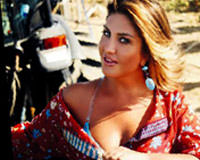 Sibel Can'� seksi pozlar� m� yakt�?