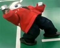 34 cm'lik dans�� robot!