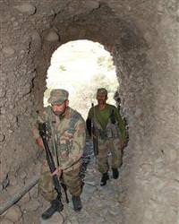 Afganistan'da toplu firar