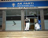 Ak Parti binas�na motoloflu sald�r�
