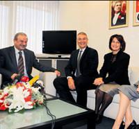 Bayrama A gribi damgas�n� vurdu