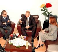 'Sar�, k�rm�z� var ye�il �ikolata yok'