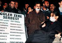 Cezas� affedilen Zere eylemde...