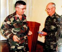 En 'b�y�k' asker tezkere g�remedi