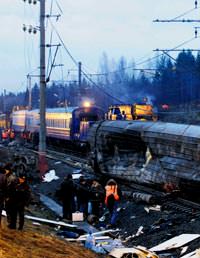 Rusya'da trene bomba: 39 �l�!..