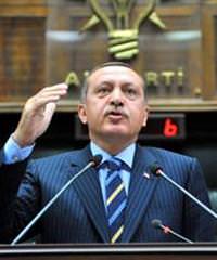 Erdo�an k��e yazarlar�na sert ��kt�