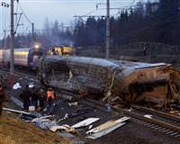 Tren sald�r�s�n� �e�en direni��iler �stlendi