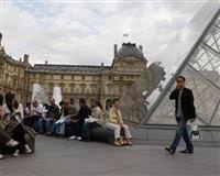 Louvre'da grev var