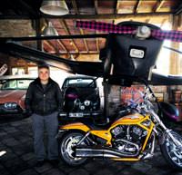 Pilot, m�teahhit, do�a ve sanatsever bir '�ss�z adam'