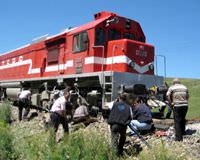 Tren otomobile �arpt�: 2 �l�