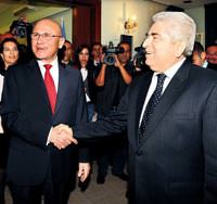 K�br�s'ta liderlerin 'ev �dev