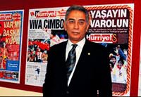 Taraftar kovdu, ba�kan poz verdi
