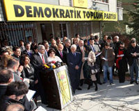 Kritik dava ba�lad�
