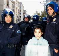'Ta� atal�m diye 3 lira veriyorlar'