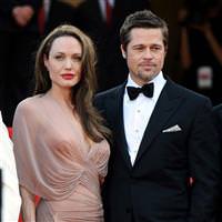 Onlar�n aras�na Julie girdi