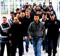 Adliyede �ete kuyru�u
