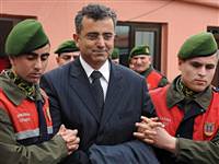 Yarbay D�nmez'e 5 y�l hapis istemi