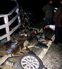 Milas'ta bir aile trafik kazas� kurban� 4 �l�