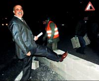 Anla�ma sa�land�, Irak transit yolu trafi�e a��ld�