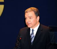 �MKB'yi b�lgenin 's�per g�c�' yapmak i�in kollar� s�vad�