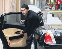 Ezel araba sever!