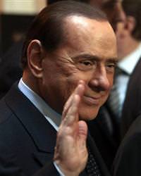 Berlusconi'ye komplo iddias�