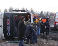 Kastamonu'da otob�s devrildi