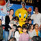 �ocuklar Bugs Bunny ile co�tu