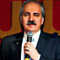 Kurtulmu�un aln�na konfeti kapa�� �arpt�