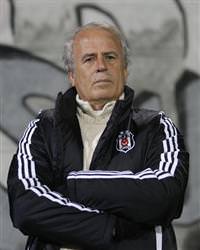 Kartal Denizli'ye kavu�tu