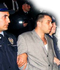 'Ahmet T�rk'� �ld�r' teklifini ge�i�tirdim