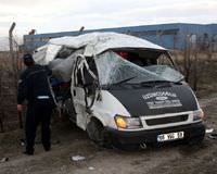 Pazarc�lar kaza yapt�: 2 �l�