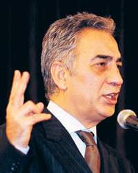 Polat: Futbolcular beceriksiz
