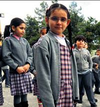 Gizem yeni botlar�na kavu�tu