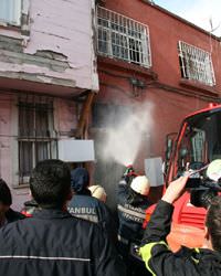 Fatih'te yang�n pani�i
