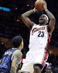 LeBron James tak�m� s�rtlad�
