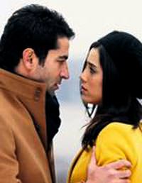 'Ezel' zirveyi b�rakm�yor
