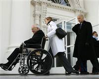 Cheney ve Dole hastanelik oldu