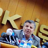 T�rk-��'te istifa