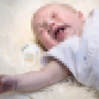 Yeni do�an bebe�i soka�a att�lar