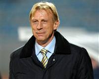 "10 sa�lam futbolcum var"