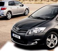 Corolla Sedan geri d�n�yor