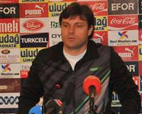 Sa�lam, eski g�nlerine d�nd�