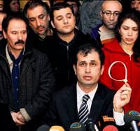 PKK, askeri e�itimi Kom�u'da veriyor