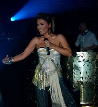 Demet Akal�n'dan '�erefli k�z' tazminat�